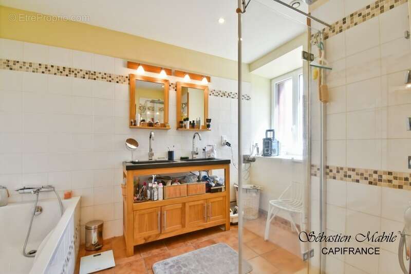 Maison à ROZ-SUR-COUESNON