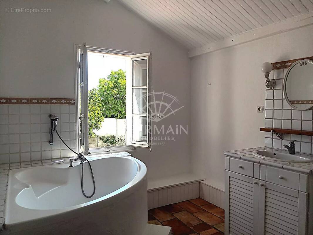 Maison à L'ISLE-SUR-LA-SORGUE