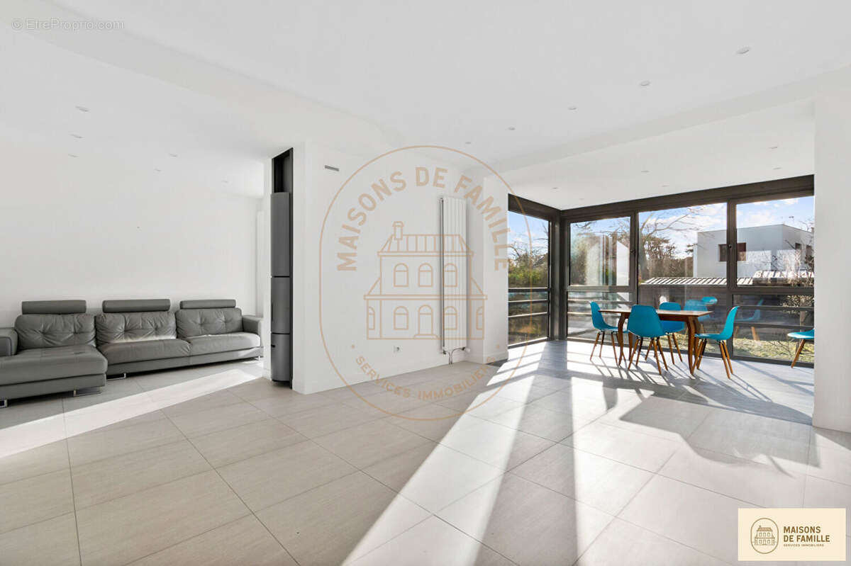 Maison à LE VESINET