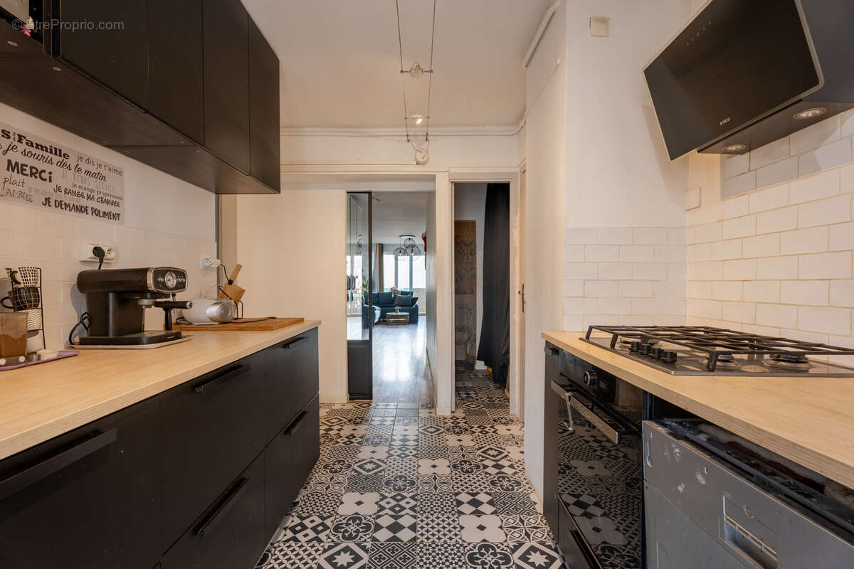 Appartement à MARSEILLE-4E