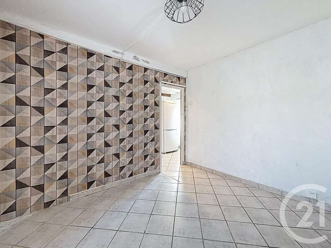 Maison à MONTACHER-VILLEGARDIN