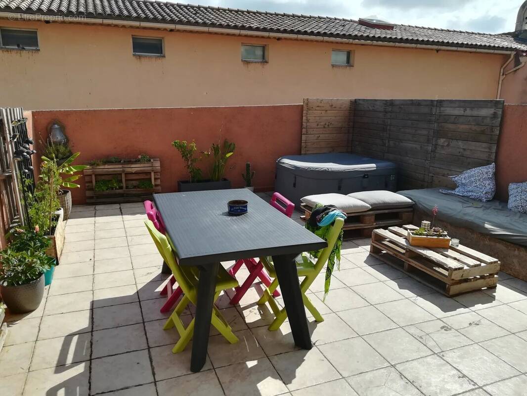 Appartement à CUERS