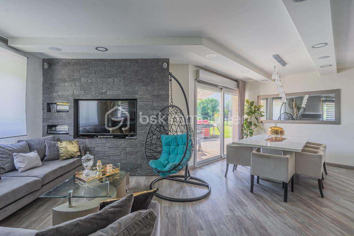 Maison à SERRIERES-EN-CHAUTAGNE