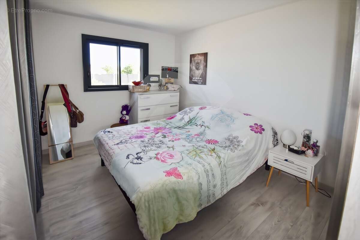 Maison à NEGREPELISSE