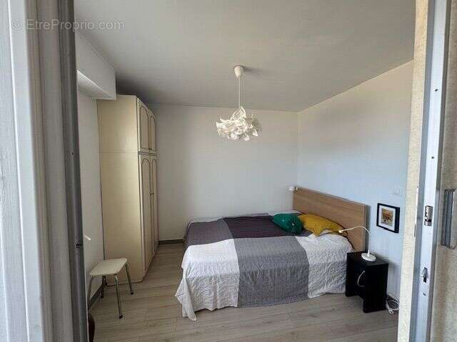 Appartement à VARAVILLE
