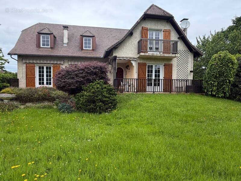 Maison à LESTELLE-BETHARRAM