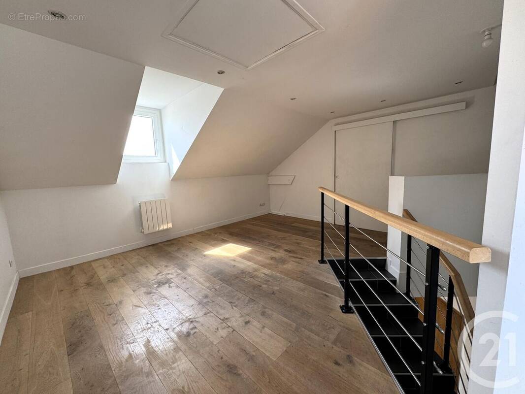 Appartement à SAINT-MAUR-DES-FOSSES