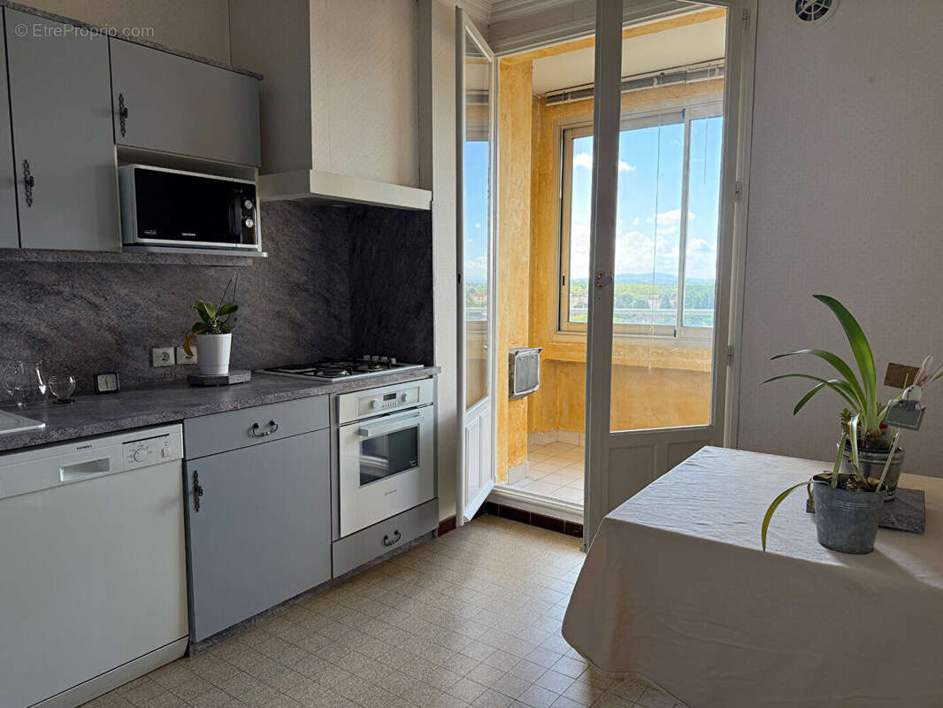 Appartement à BELLEVILLE