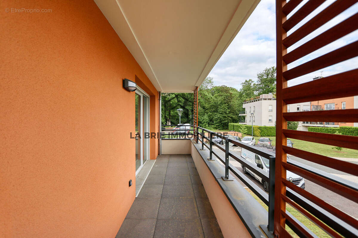 Appartement à EMERAINVILLE