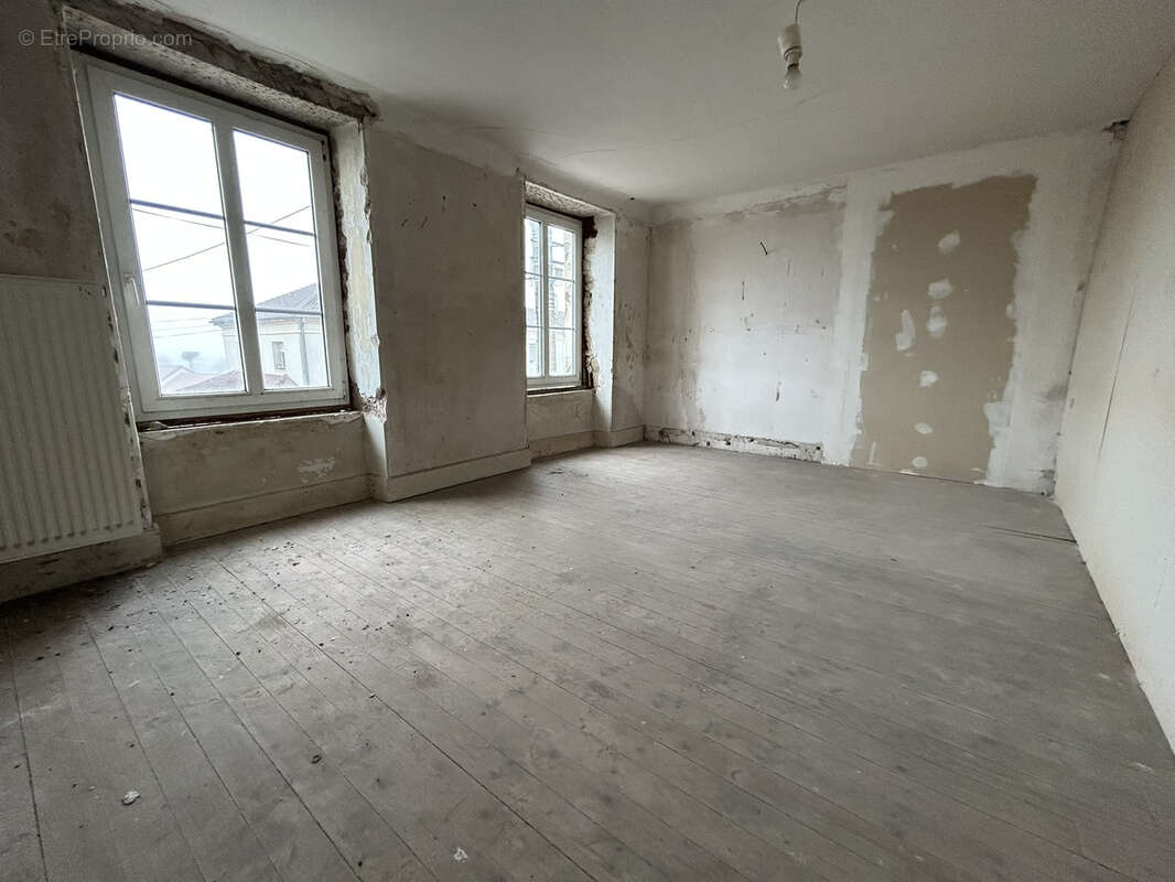 Maison à GROSTENQUIN