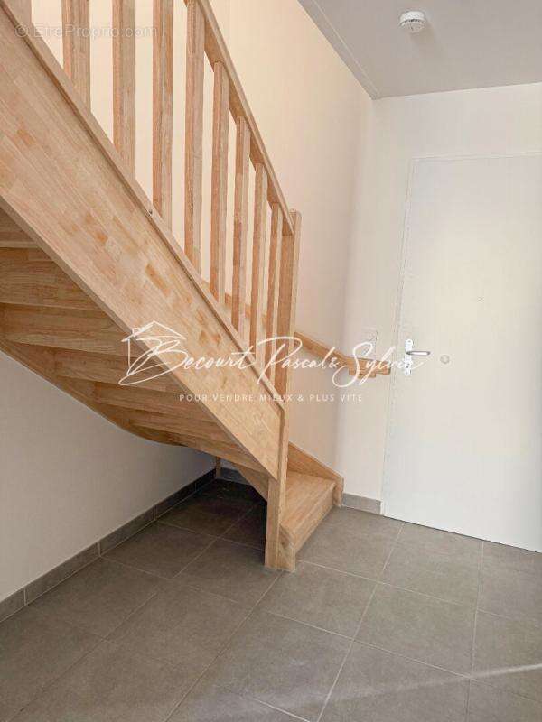 Appartement duplex Sarrians 3 pièce(s) 66.80 m2 terrasse 7,1 m2, 2 parkings - photo 10