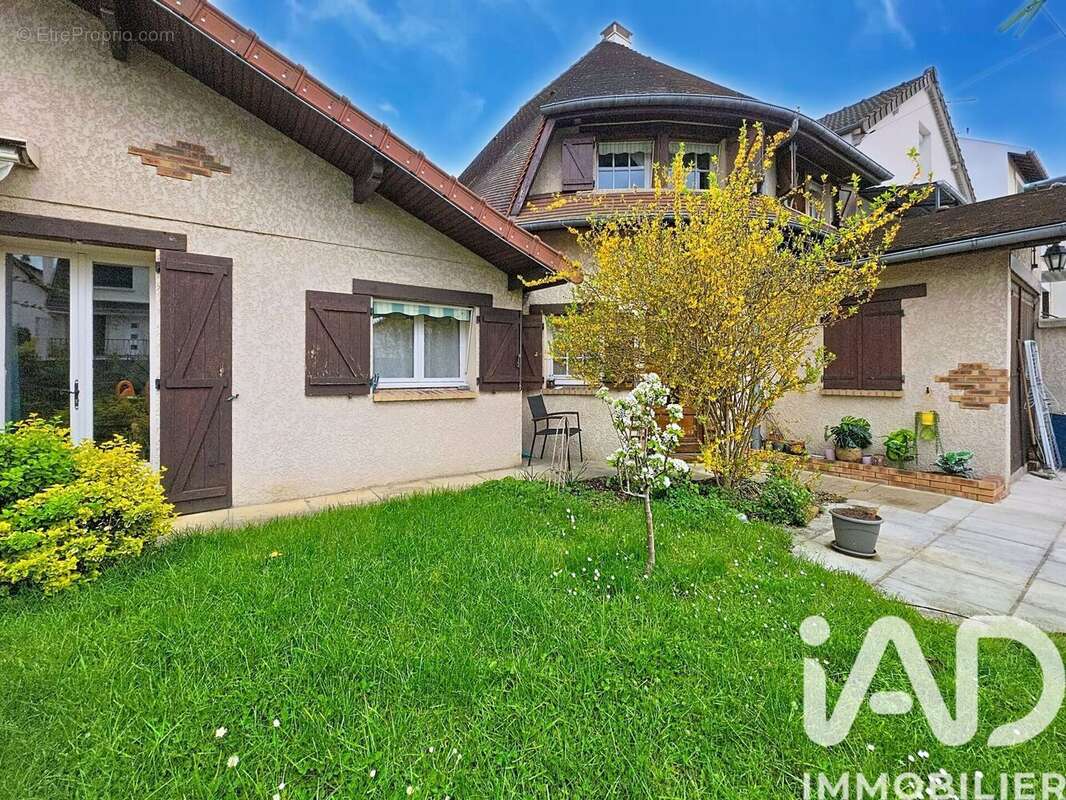 Photo 2 - Maison à LES PAVILLONS-SOUS-BOIS