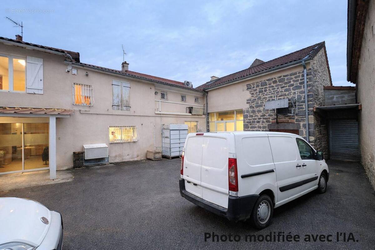 Commerce à LE CHEIX