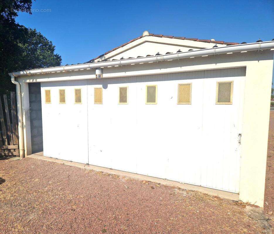 Maison trois chambres, garage,1400 m² de terrain à Olonne sur Mer - photo 8