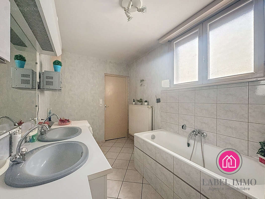 Maison à NEUVILLE-SUR-ESCAUT