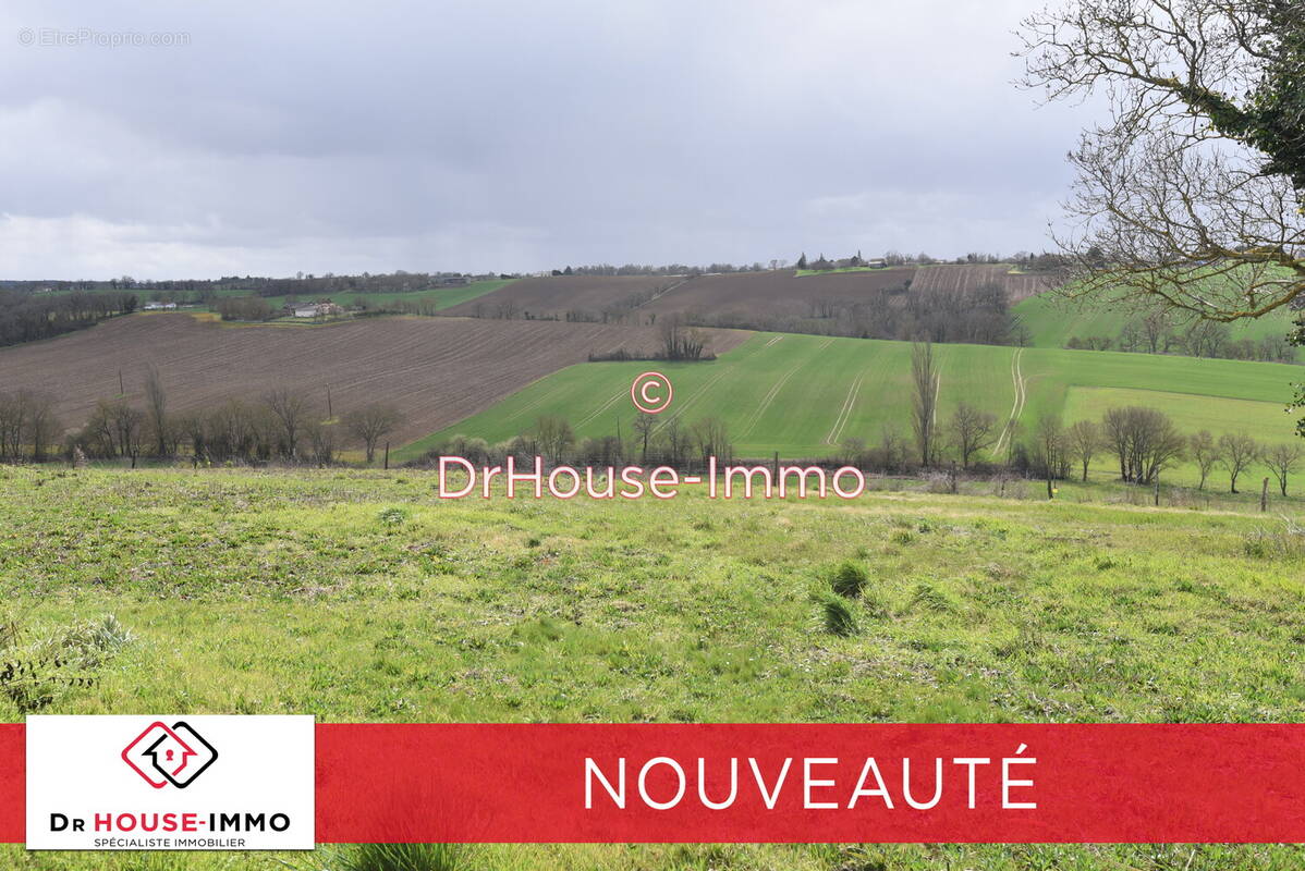 Terrain à SAINTE-FOY-DE-PEYROLIERES