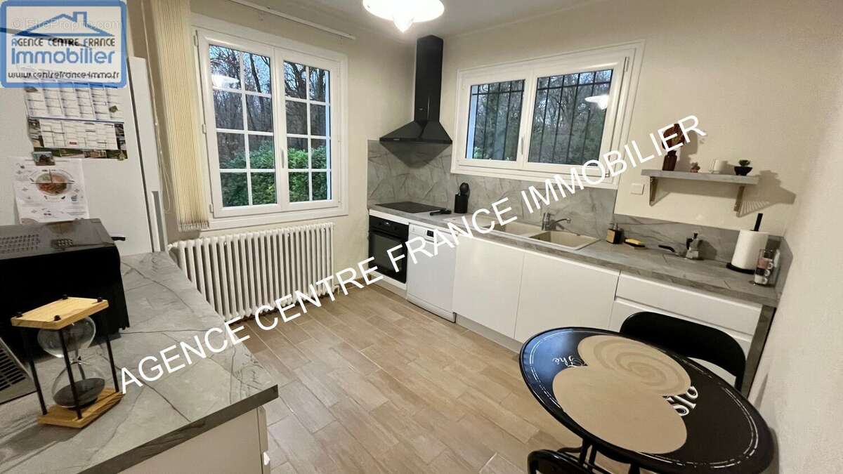 Maison à PLAIMPIED-GIVAUDINS