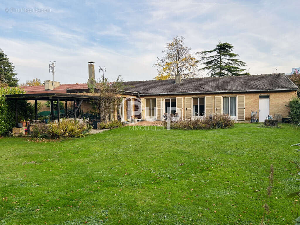 Maison à SIN-LE-NOBLE