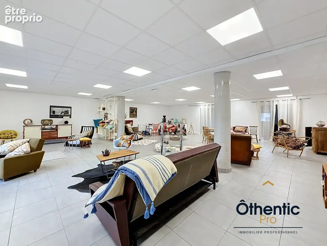 Bourgoin-jallieu — à vendre, local professionnel de 157 m2 - photo 4