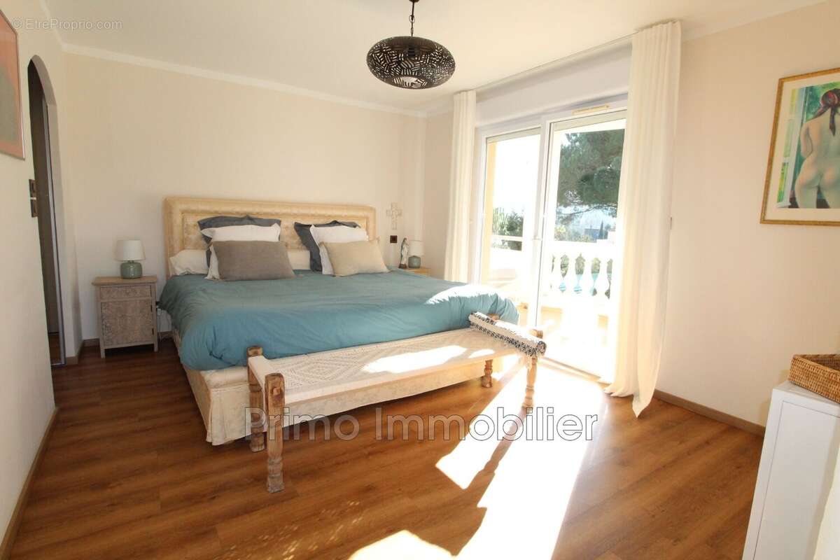 Appartement à COGOLIN