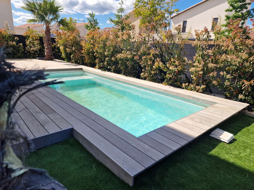 Maison à SAINT-BRES