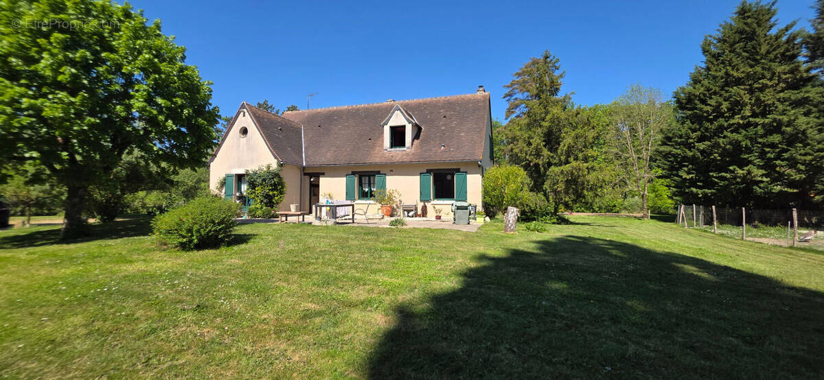 Maison à BOUSSAY