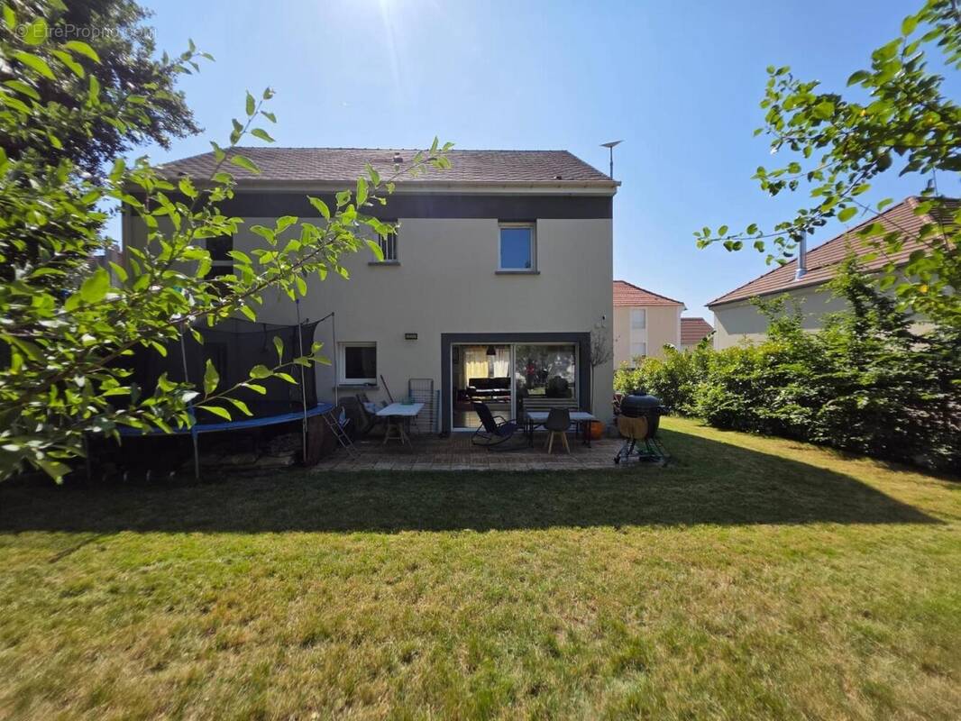 Photo 1 - Maison à VILLIERS-SUR-ORGE