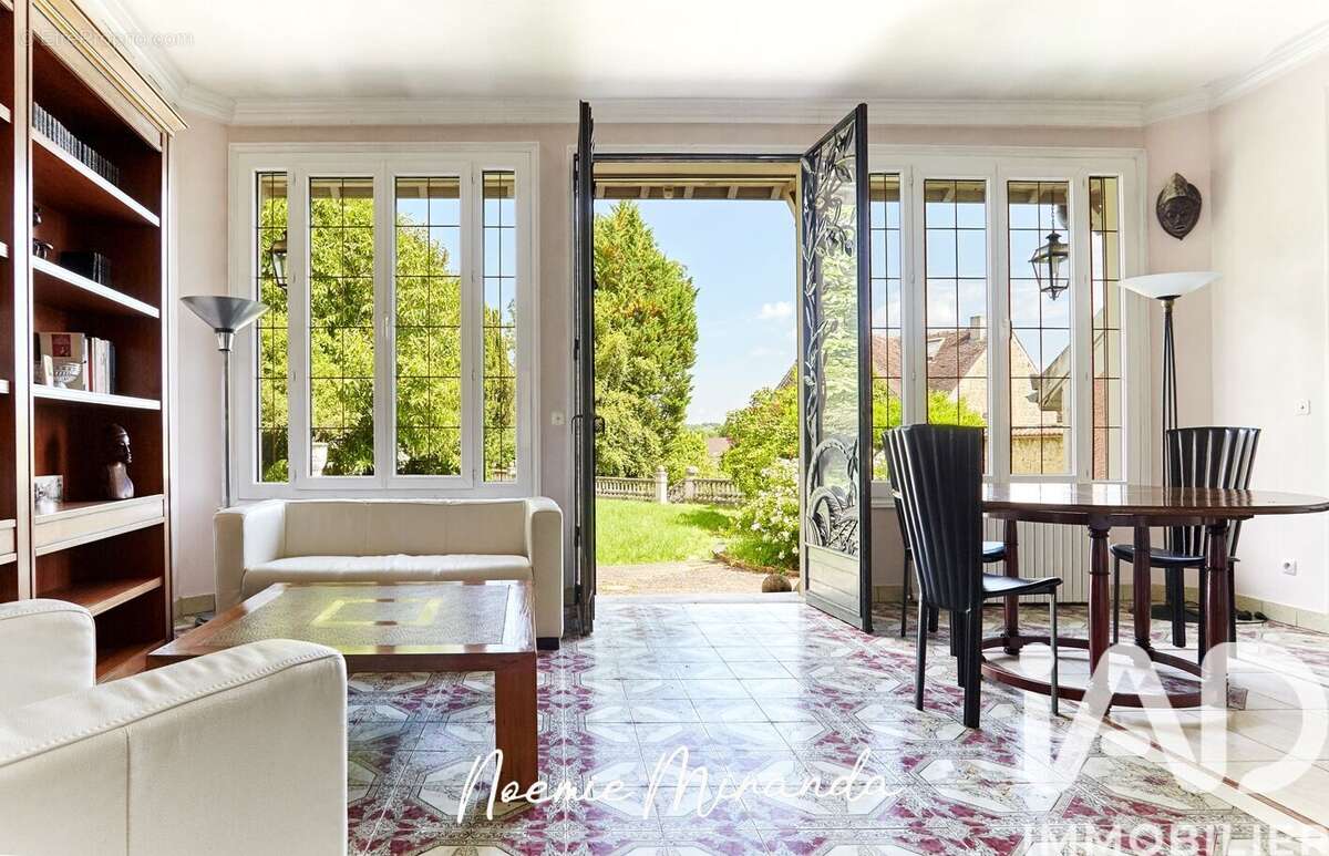 Photo 2 - Maison à JOUY-LE-MOUTIER