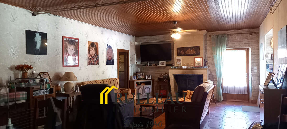 Maison de 186 m2 avec grand terrain de 3 369 m2 à Cartelègue proche des commodités - photo 7