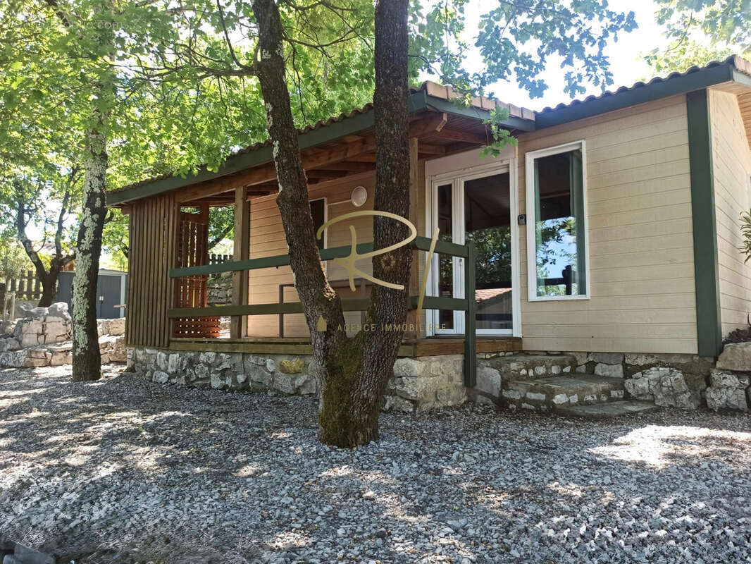 Chalet avec terrasse et piscine - SUD ARDECHE - photo 10