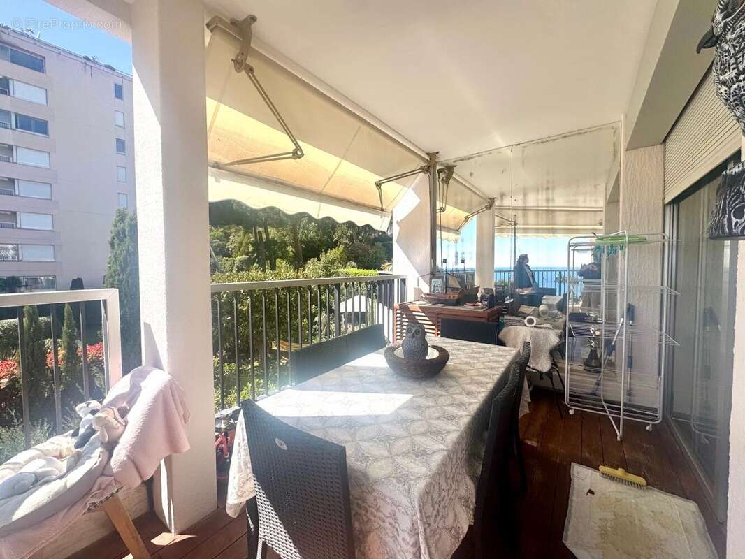 Appartement à VALLAURIS