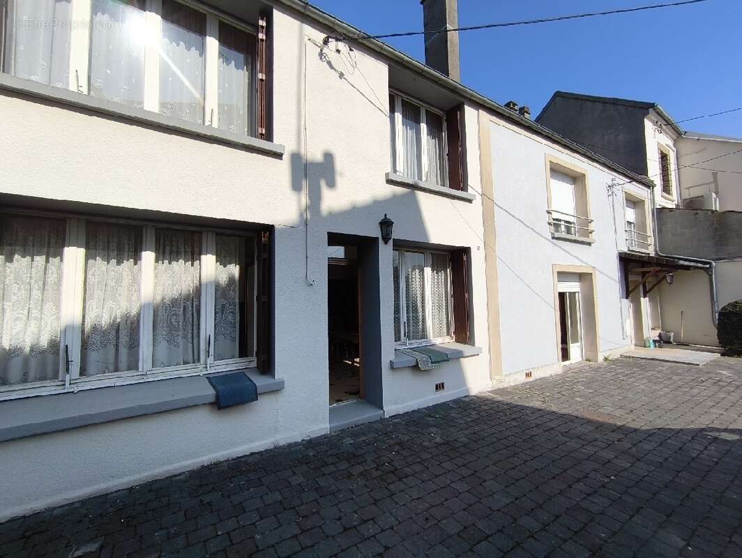 Maison à FREPILLON