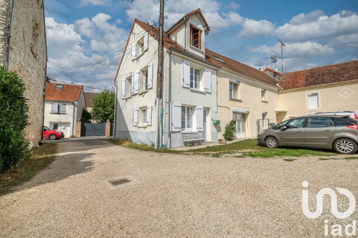 Photo 1 - Maison à CHAMBRY