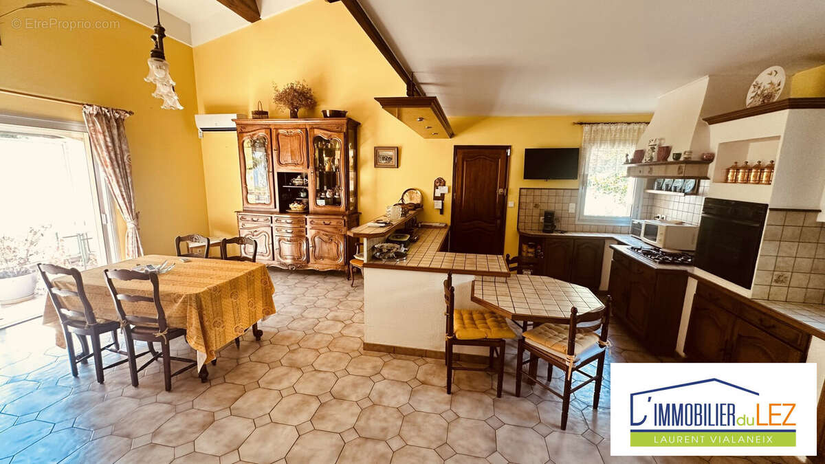 Maison 129 m² à Saint-Clement-De-Riviere  - photo 6