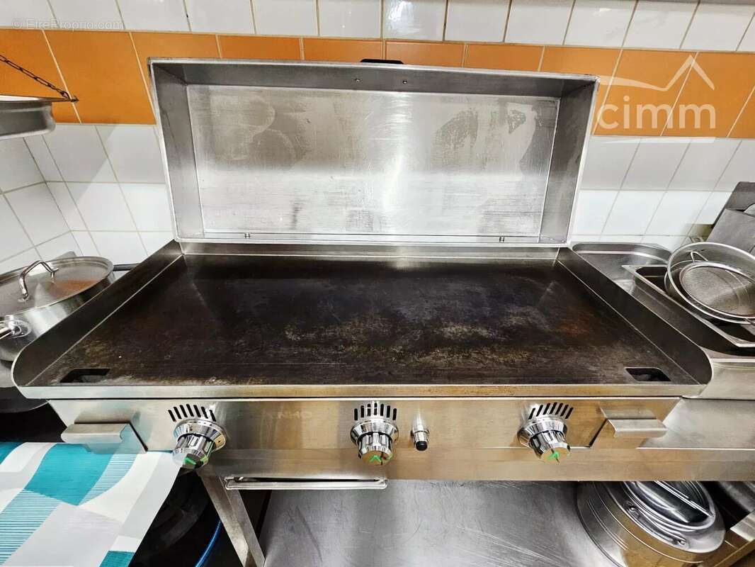 Commerce à MONTIGNAC