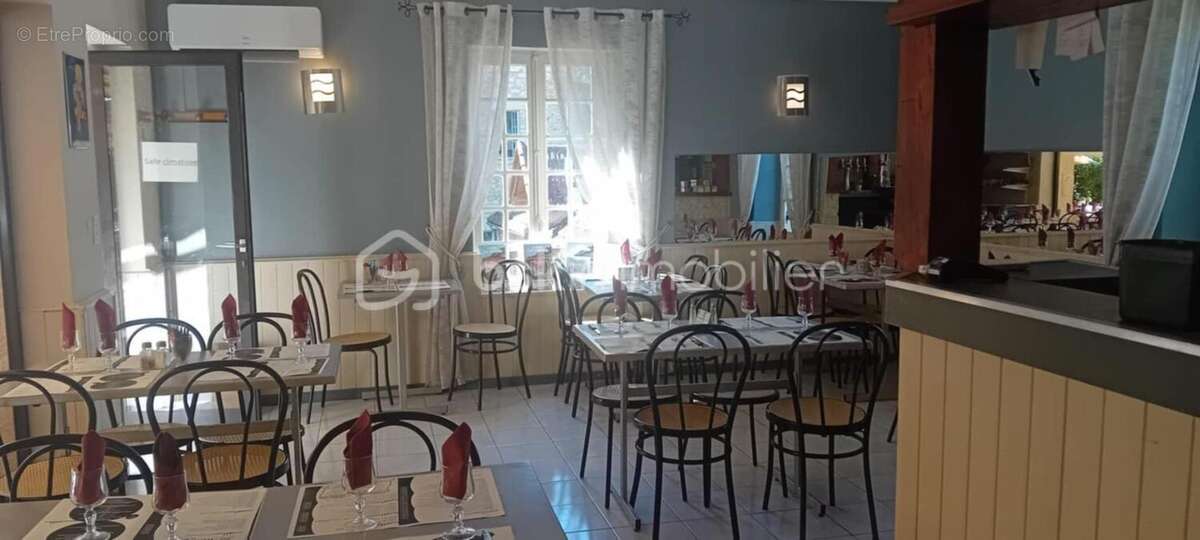 Commerce à LES EYZIES-DE-TAYAC-SIREUIL