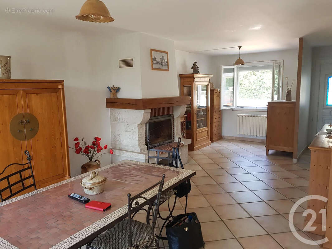 Maison 115 m² à Saint-Amand-En-Puisaye  - photo 3