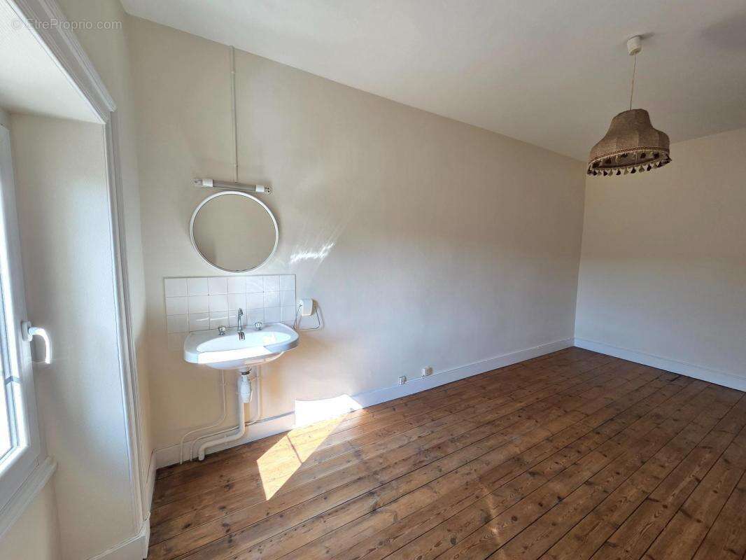 Maison à SAINT-JEAN-D&#039;ANGELY