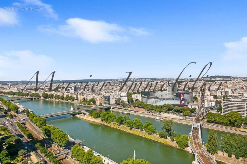 Appartement à PARIS-15E