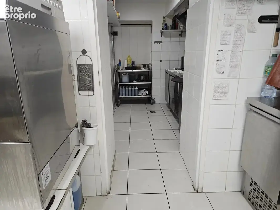 Aix-les-Bains à vendre murs local commercial de 90.10m² - photo 4