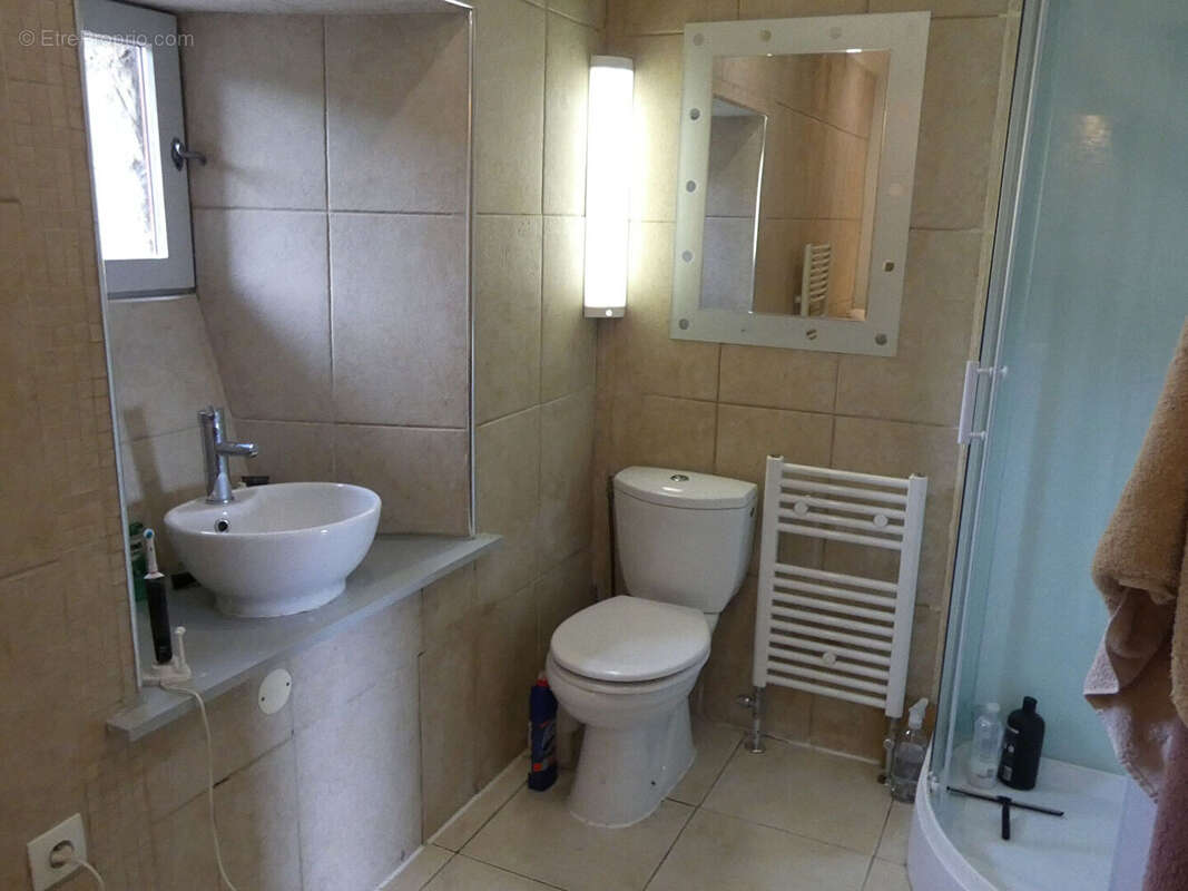 Maison à SAINT-QUENTIN-LES-CHARDONNETS