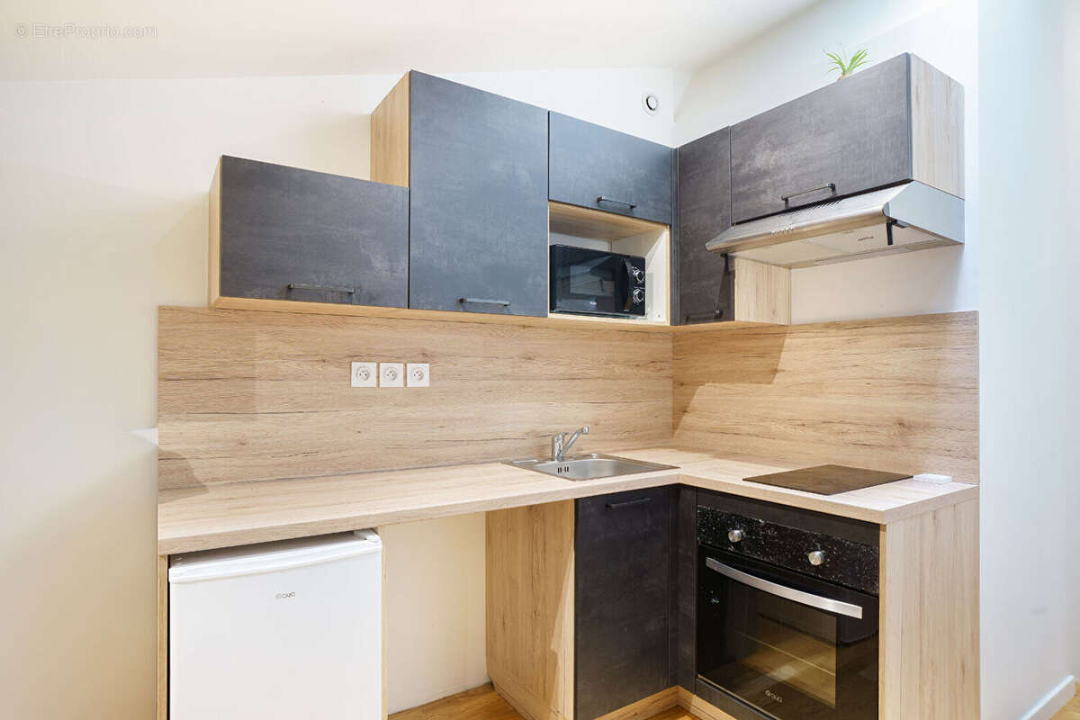 Studio T1 meublé - centre ville - photo 2