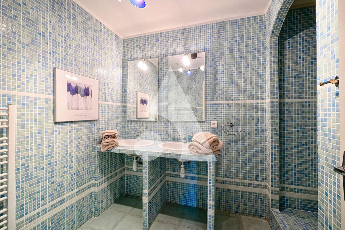 Maison à CHATEAUNEUF-LE-ROUGE