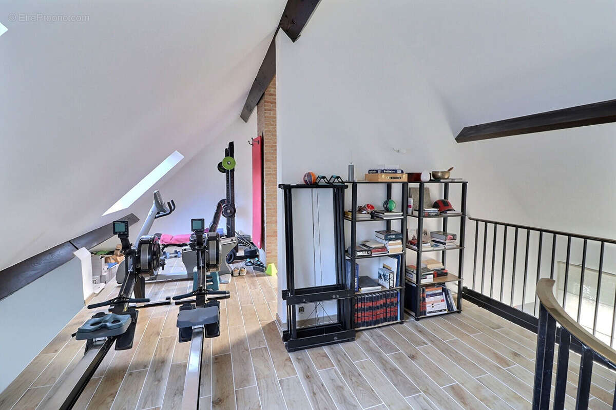 Maison à JOUY-LE-MOUTIER