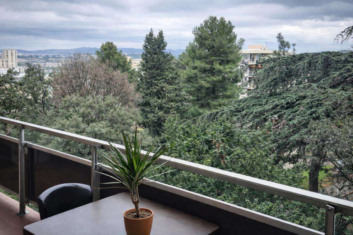 Appartement à MARSEILLE-10E