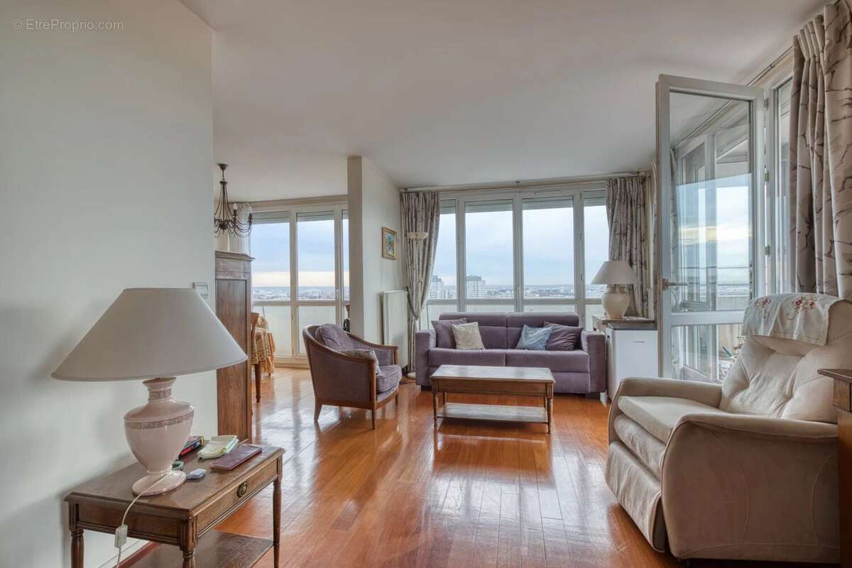 Appartement à COLOMBES