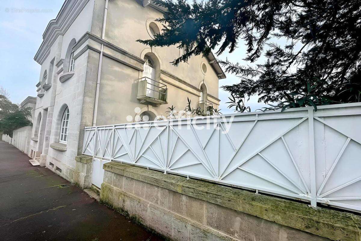 Maison à SAINTES