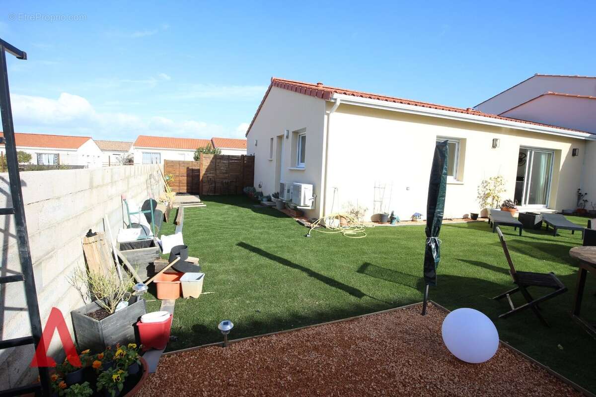 Maison à NISSAN-LEZ-ENSERUNE