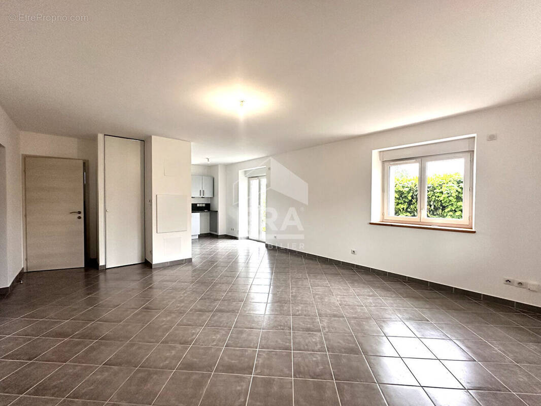 Appartement à POISY