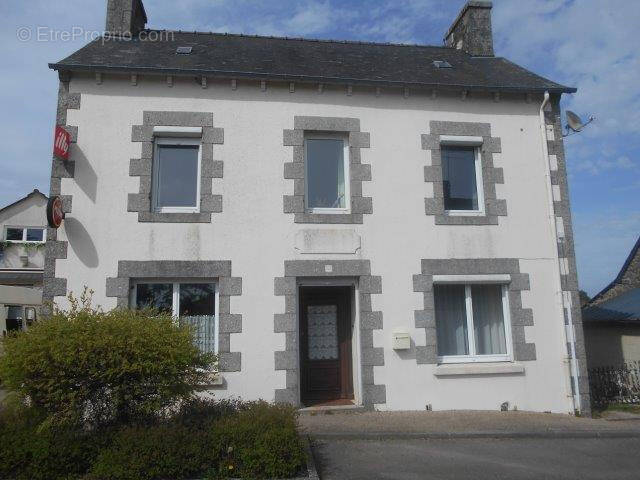 Maison à LE VIEUX-BOURG